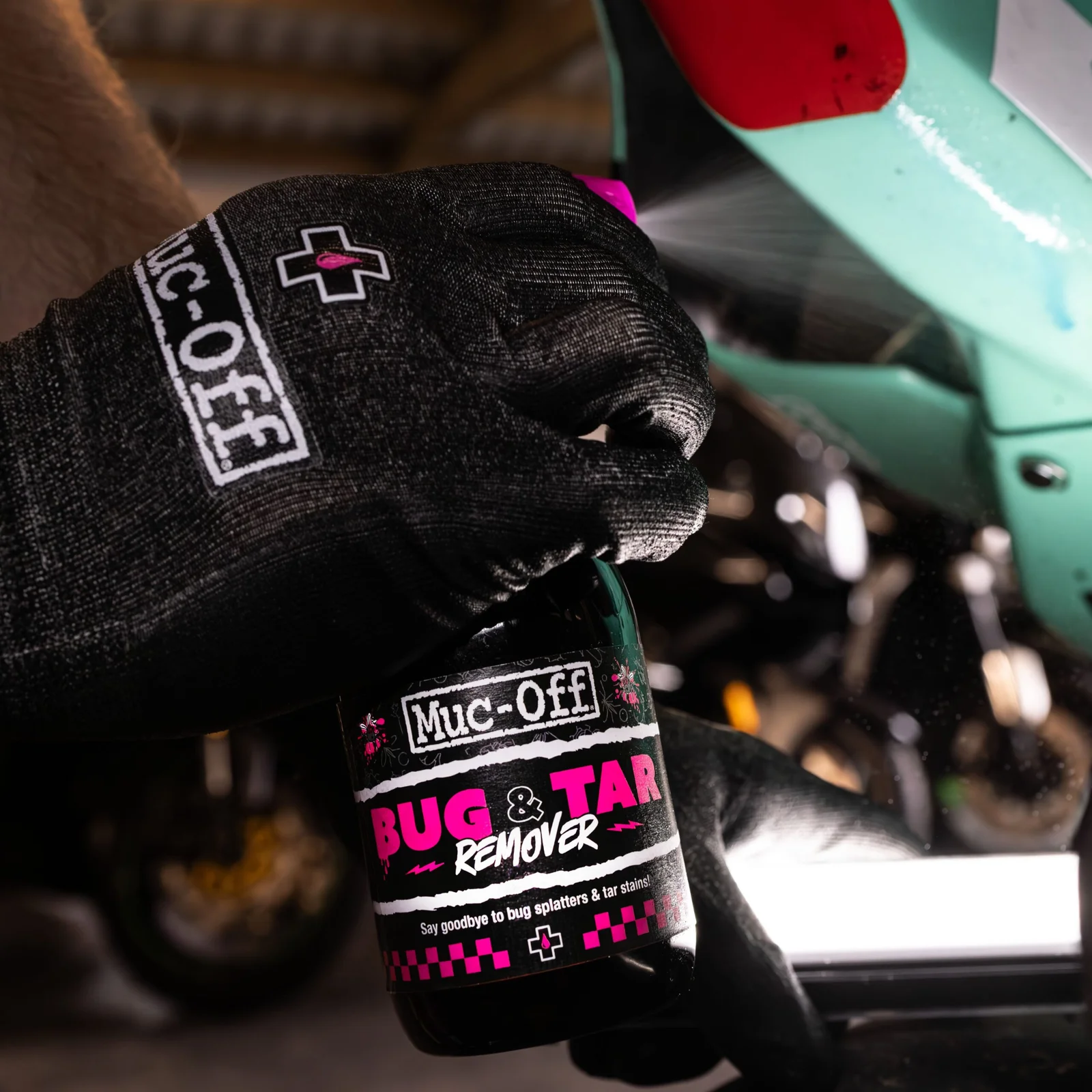 MUC OFF BUG AND TAR REMOVER 250ML SPRAY BOTTLE - View 2