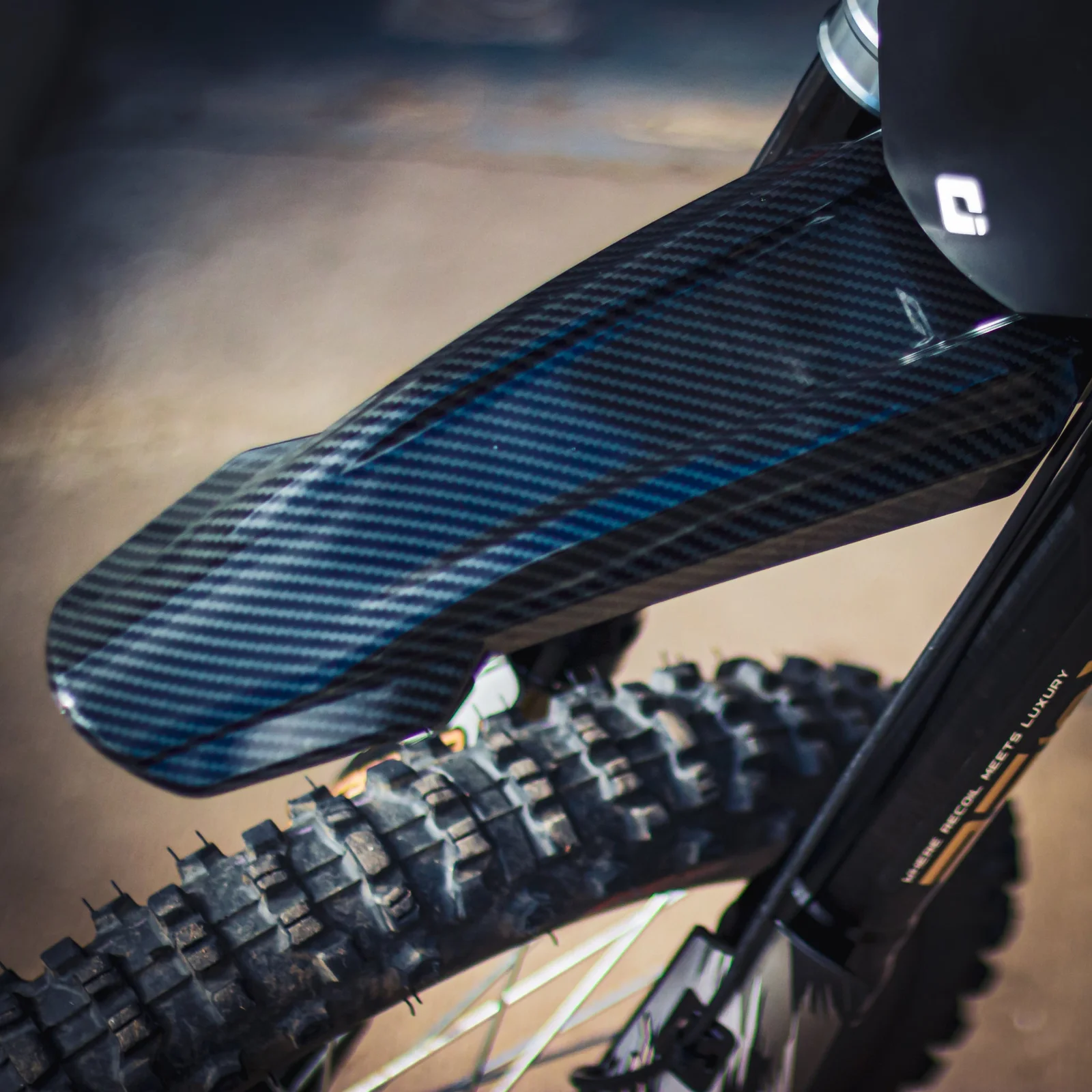 SUR RON LIGHT BEE CARBON FRONT FENDER - View 3