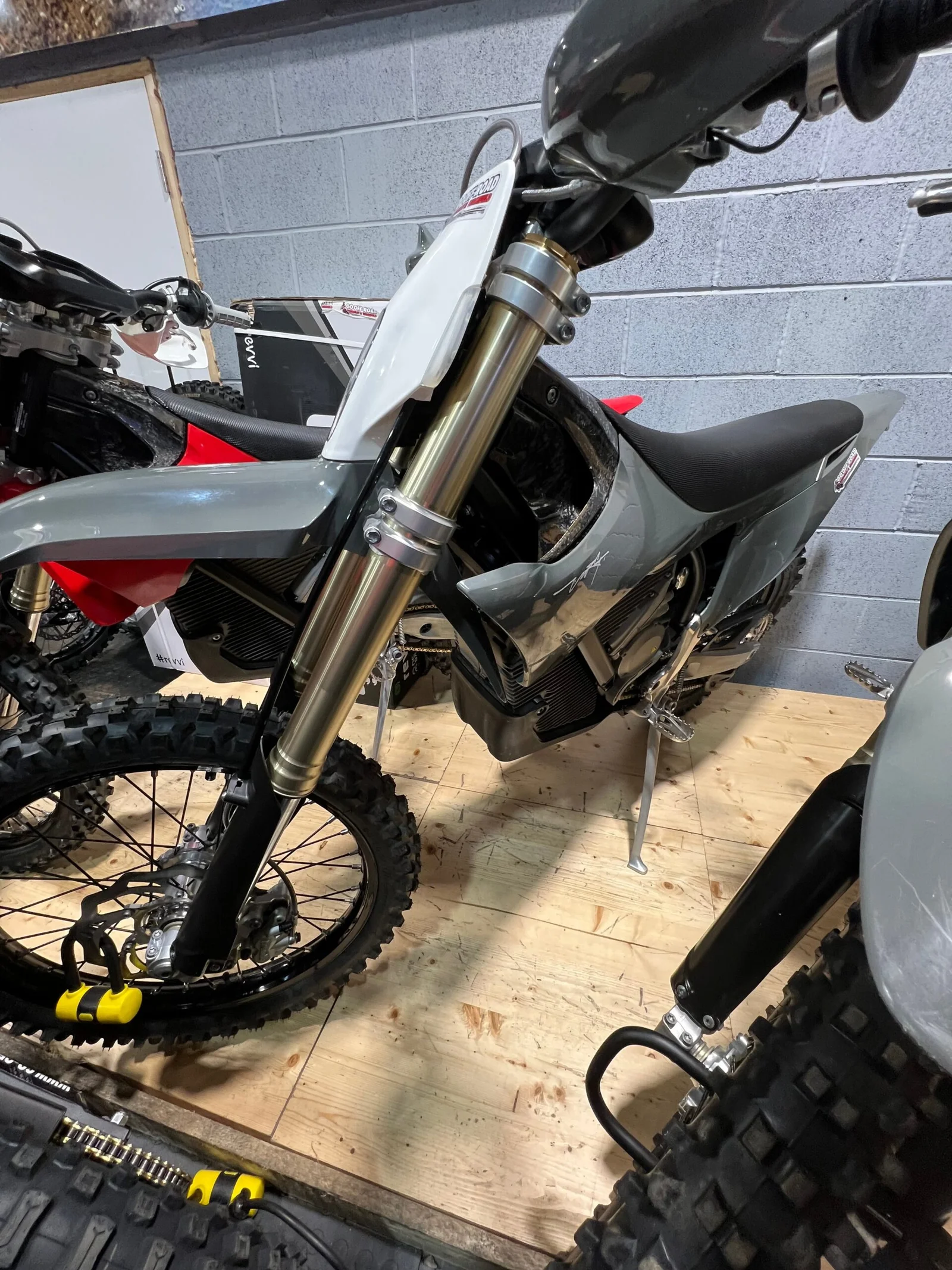 USED STARK VARG EX ALPHA ROAD LEGAL GREY - View 3