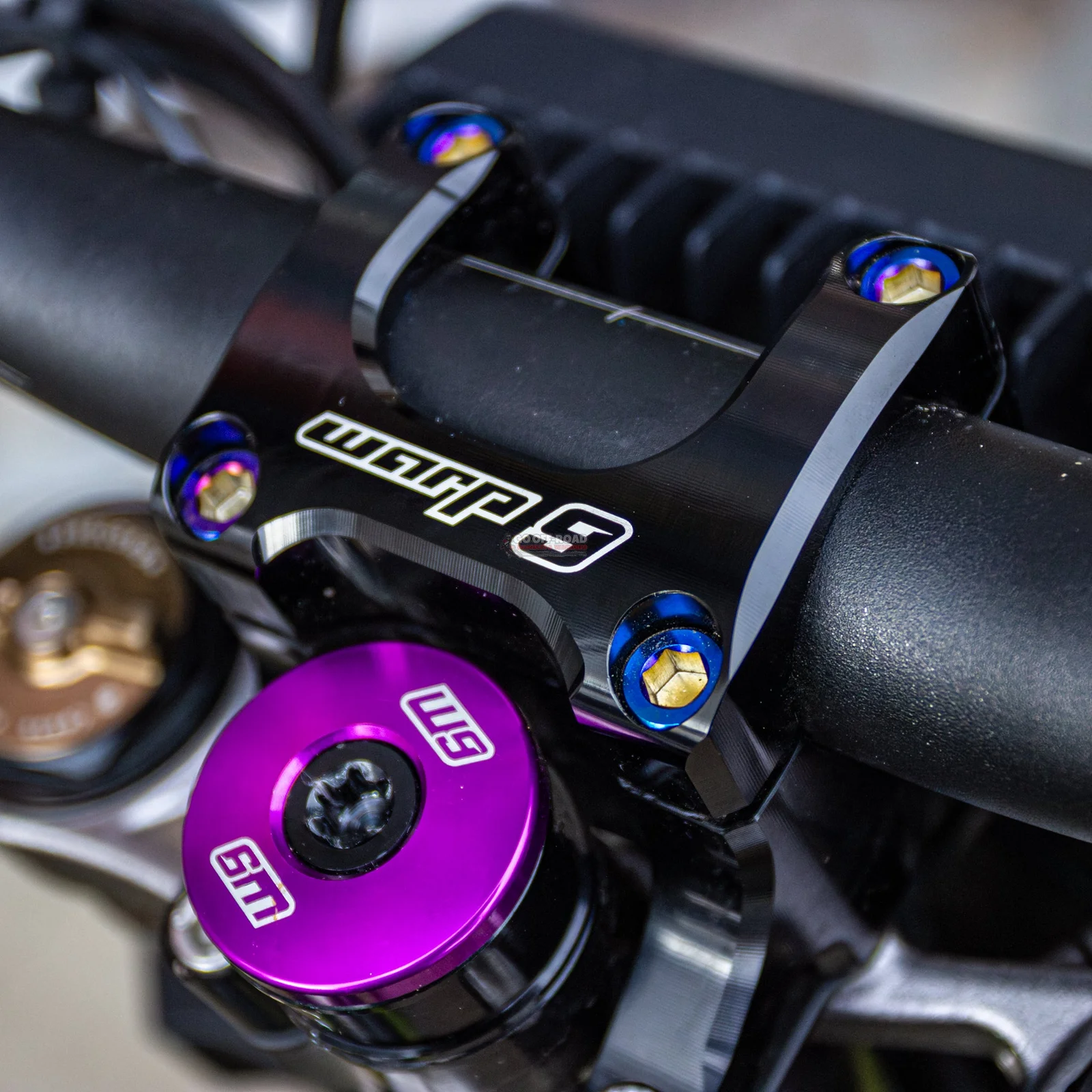Warp 9 Stem Lock (No Fender Mount) For Sur Ron & Talaria - View 2