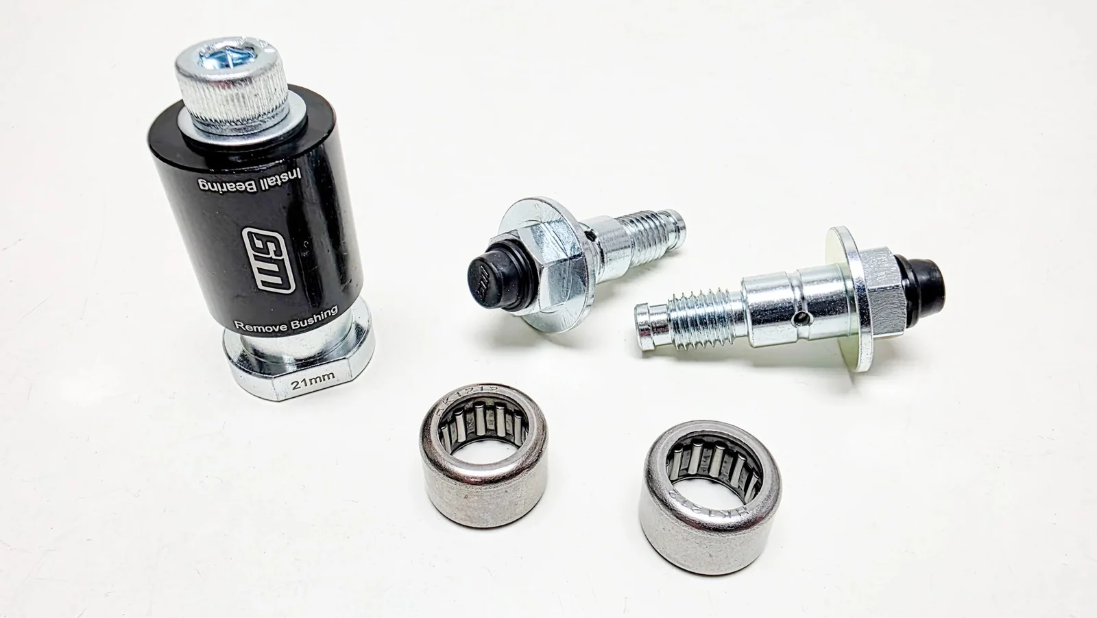 WARP 9 SUR RON Ultra Bee Suspension Triangle Bearing Kit - View 2